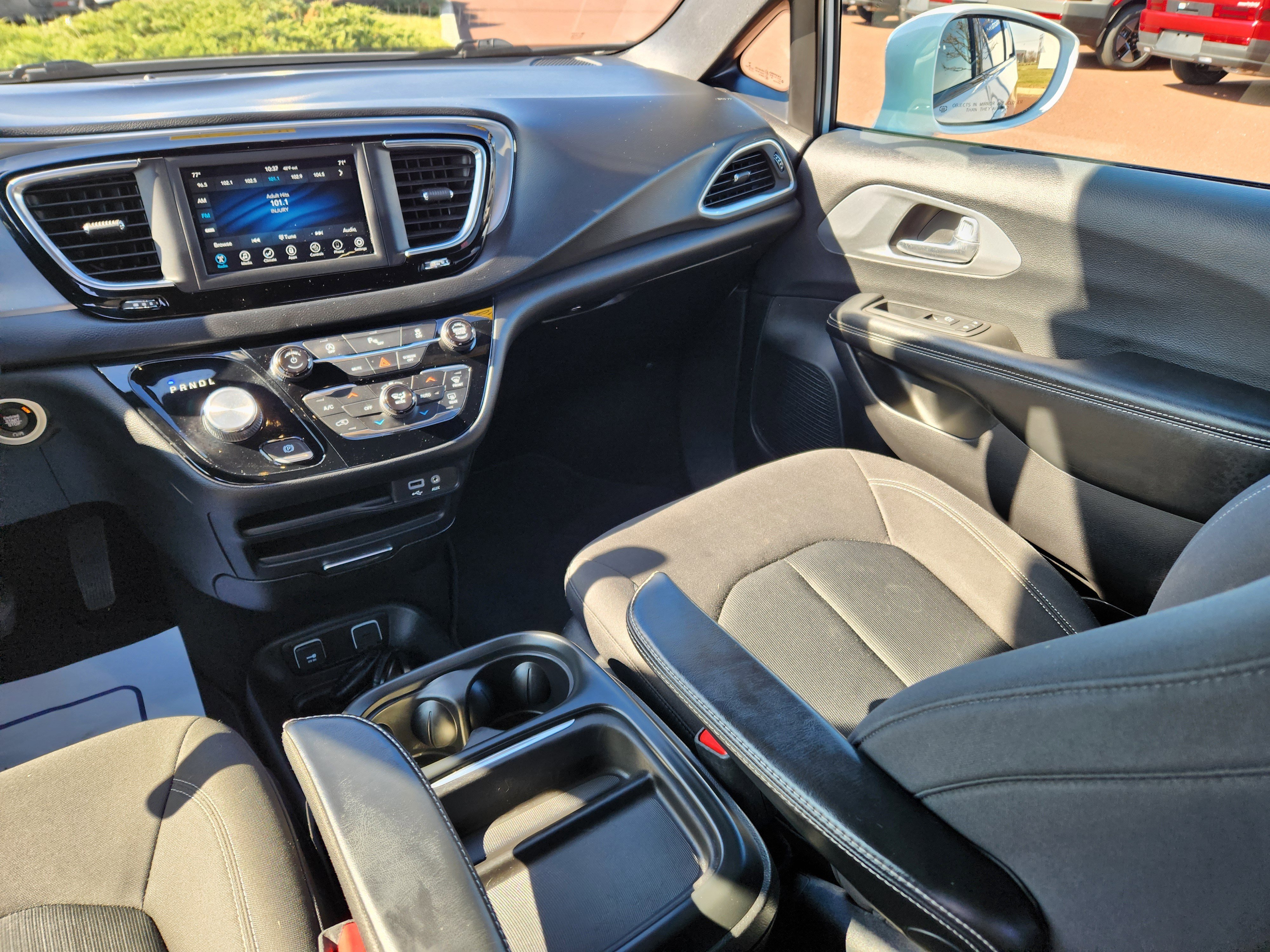 Used 2019 Chrysler Pacifica Touring Plus w/ S Appearance Package image 14