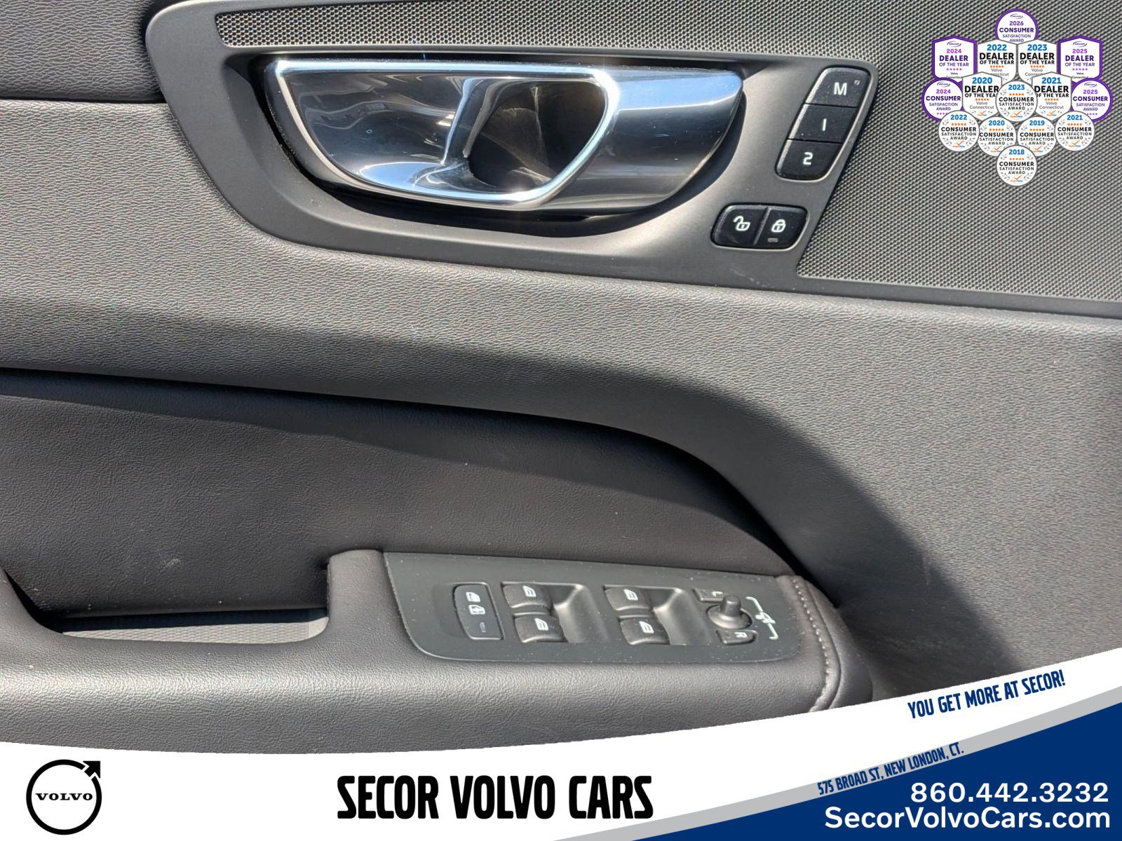 Used 2023 Volvo XC60 B5 Plus w/ Climate Package AWD/4WD image 12