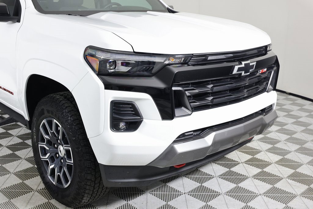 Used 2024 Chevrolet Colorado Z71 w/ Z71 Convenience Package 2 image 39