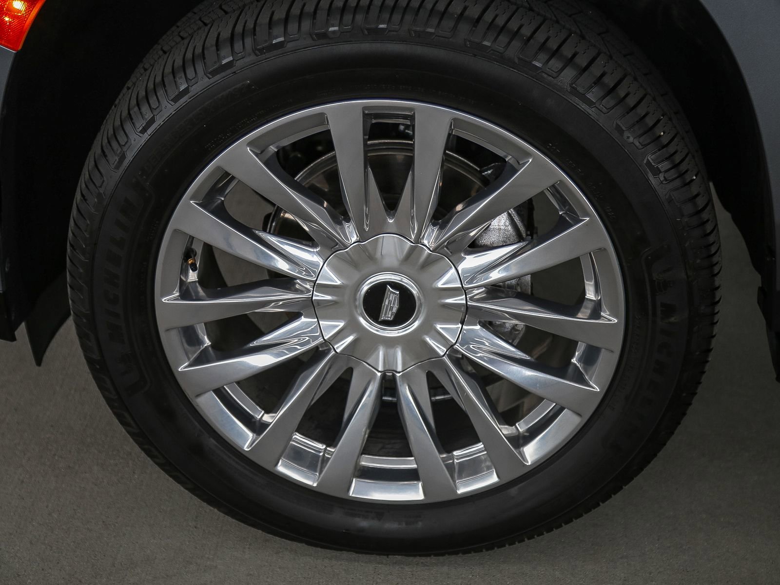 Used 2022 Cadillac Escalade Premium Luxury RWD image 9