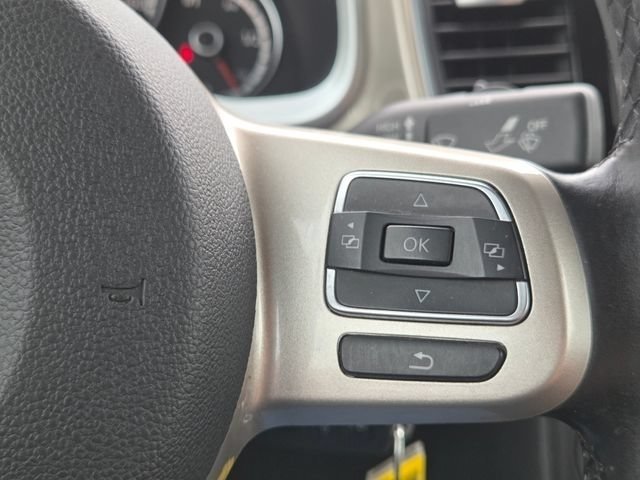 Used 2016 Volkswagen Beetle 1.8T S FWD image 12