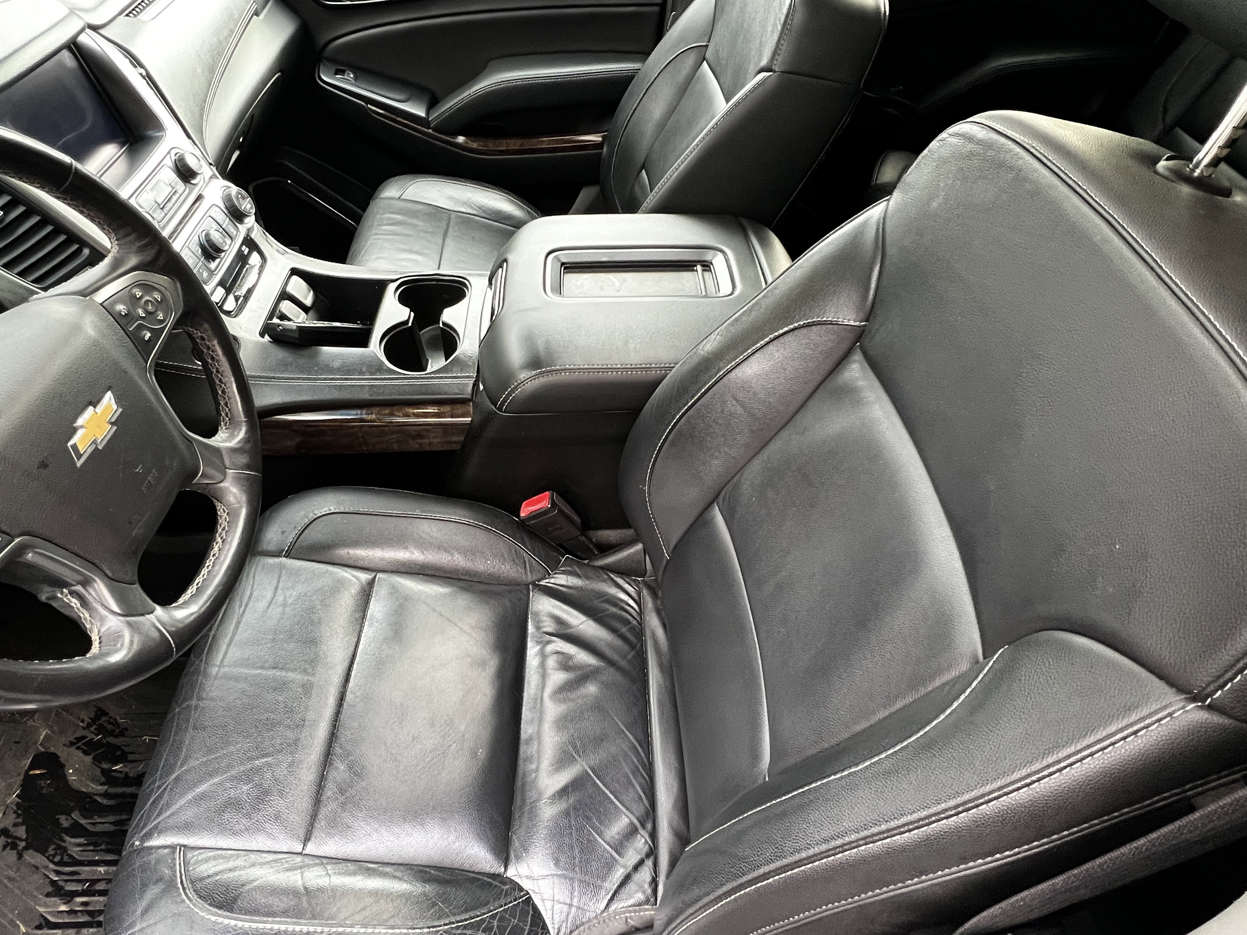 Used 2018 Chevrolet Suburban LT image 16