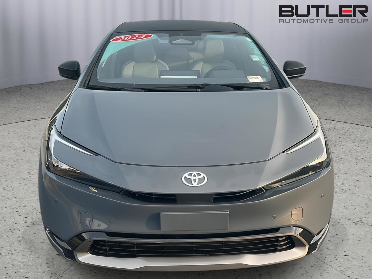 Used 2024 Toyota Prius Limited FWD image 9