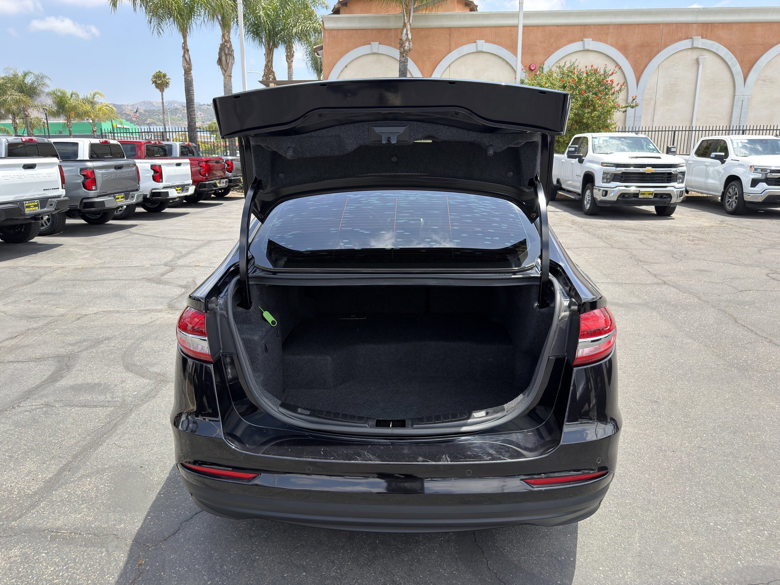 Used 2020 Ford Fusion SE FWD image 14