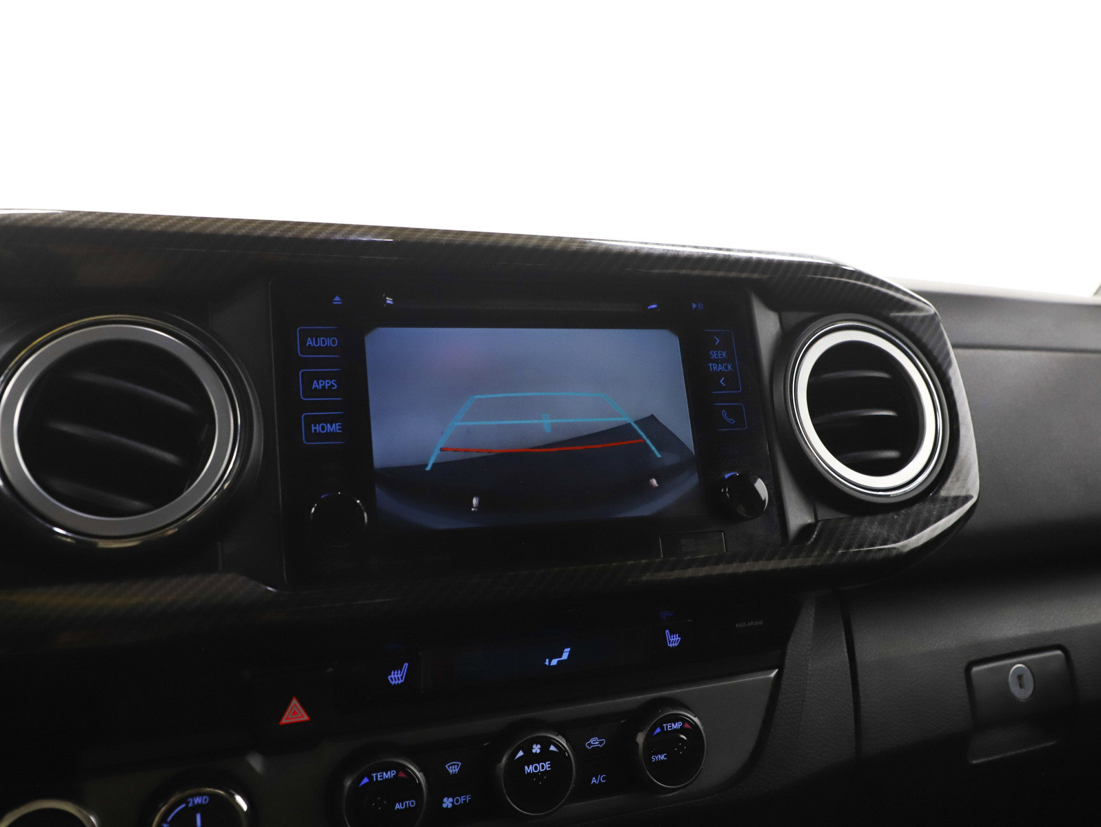 Used 2018 Toyota Tacoma TRD Sport AWD/4WD image 28