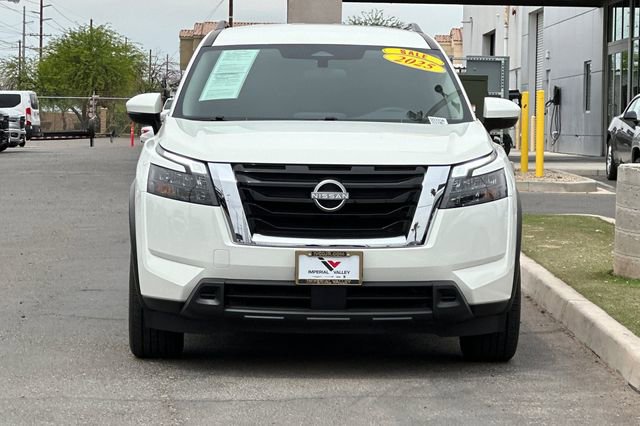 Used 2025 Nissan Pathfinder SV FWD image 8
