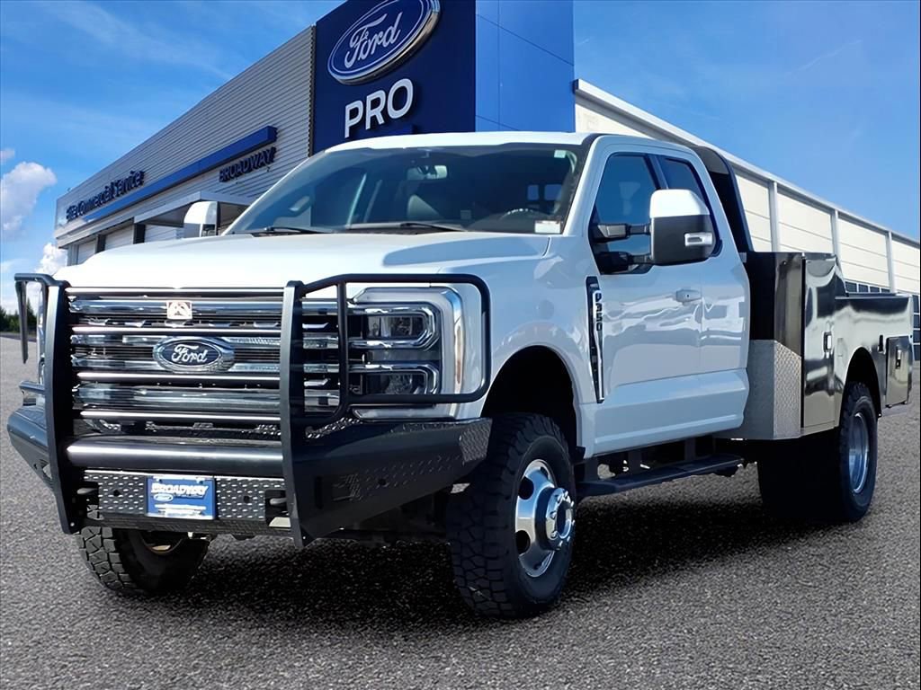 Used 2023 Ford F350 Lariat image 5