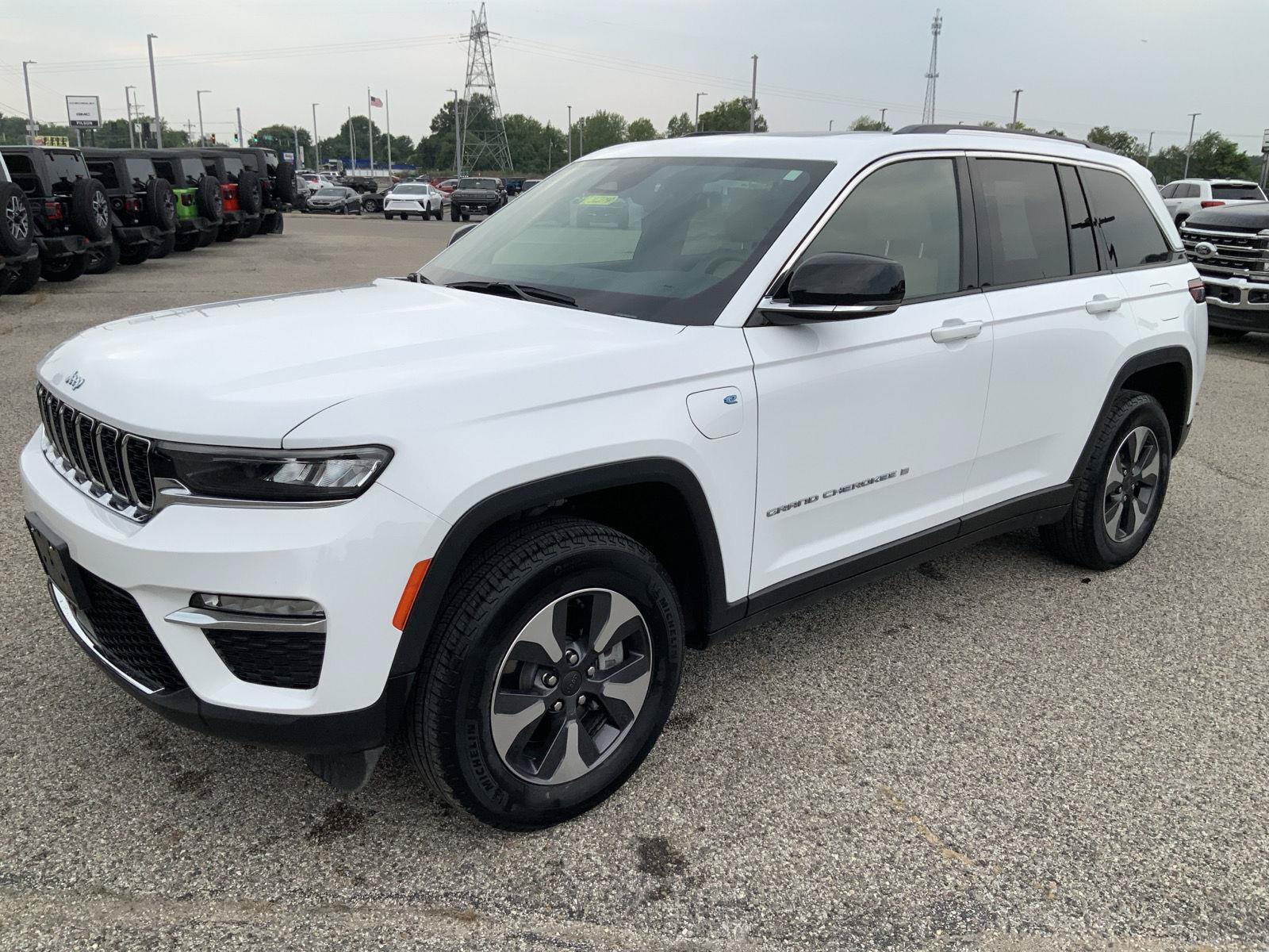 Used 2022 Jeep Grand Cherokee Limited 4xe AWD/4WD image 4