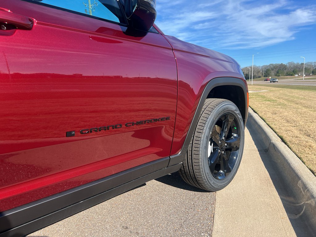 New 2025 Jeep Grand Cherokee Limited w/ Luxury Tech Group II AWD/4WD image 19