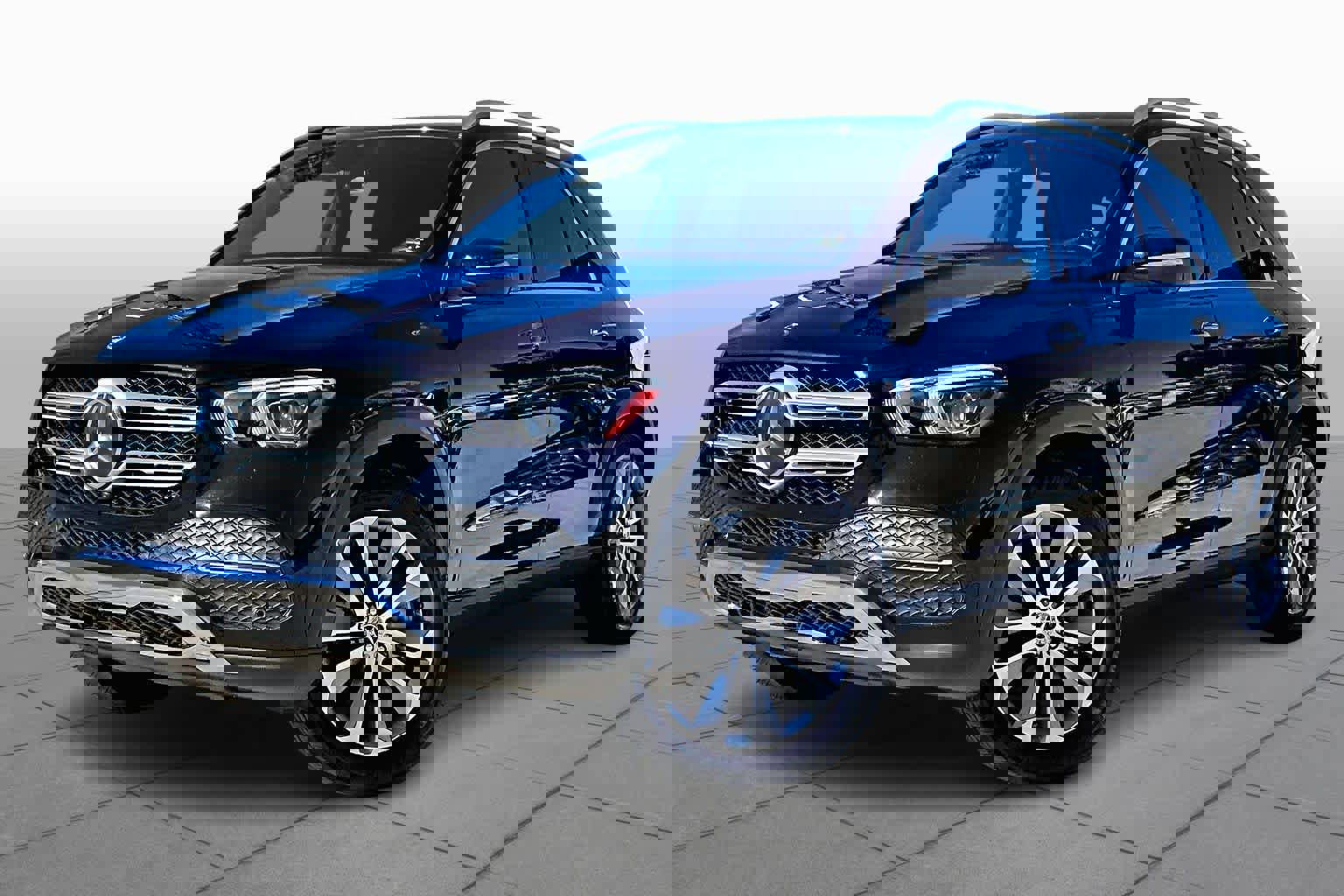 Used 2023 Mercedes-Benz GLE 450 4MATIC image 2