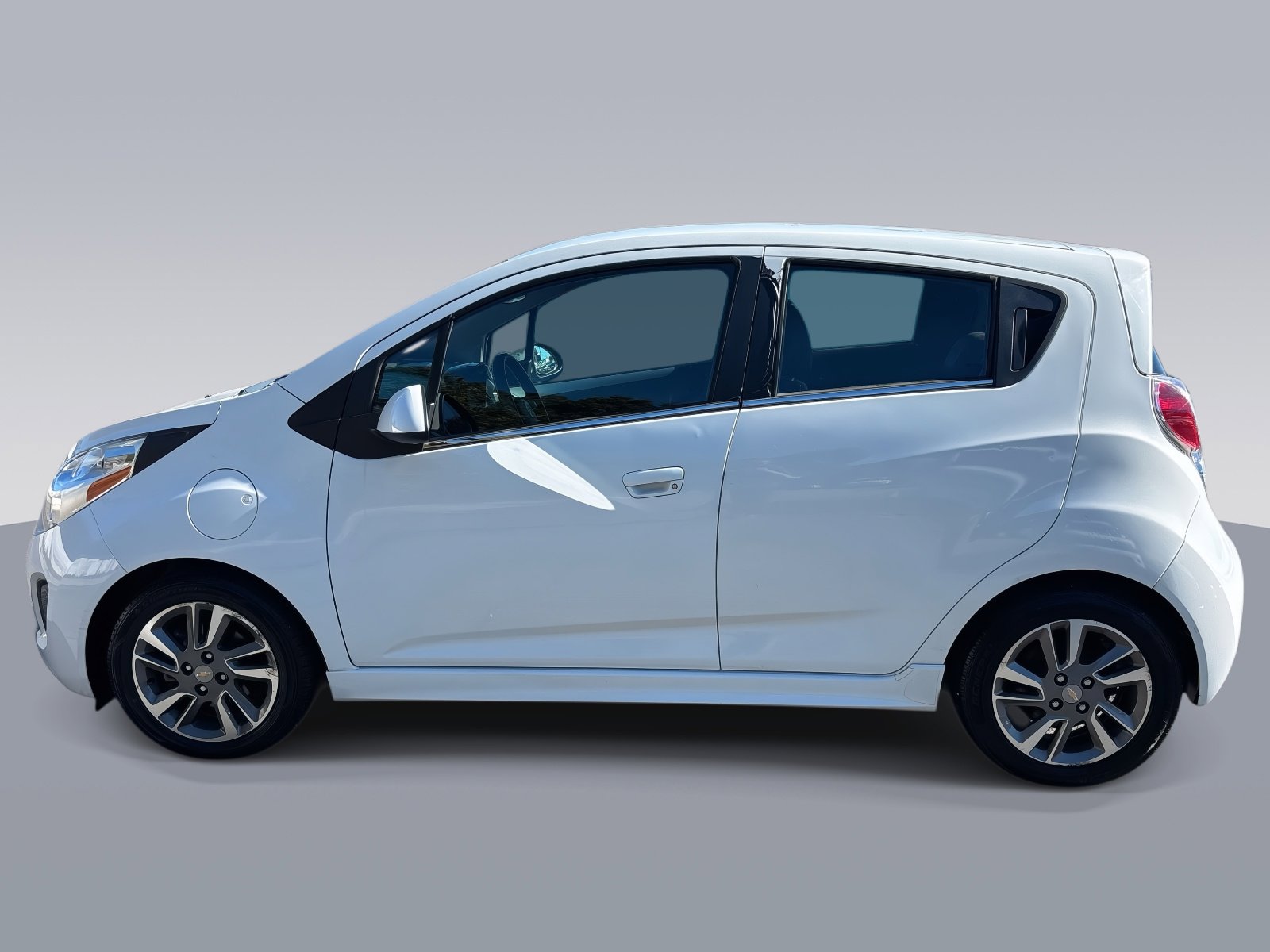 Used 2015 Chevrolet Spark LT image 4
