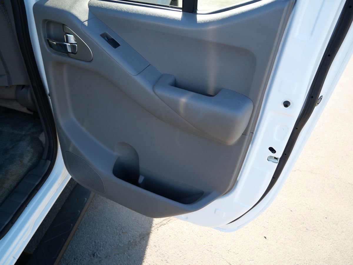 Used 2018 Nissan Frontier SV w/ Value Truck Package AWD/4WD image 24