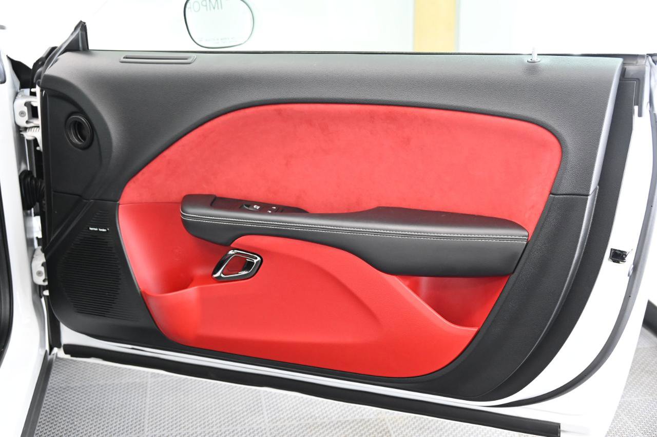 Used 2016 Dodge Challenger SRT Hellcat RWD image 24