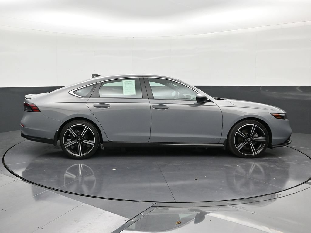 Used 2025 Honda Accord Sport image 6