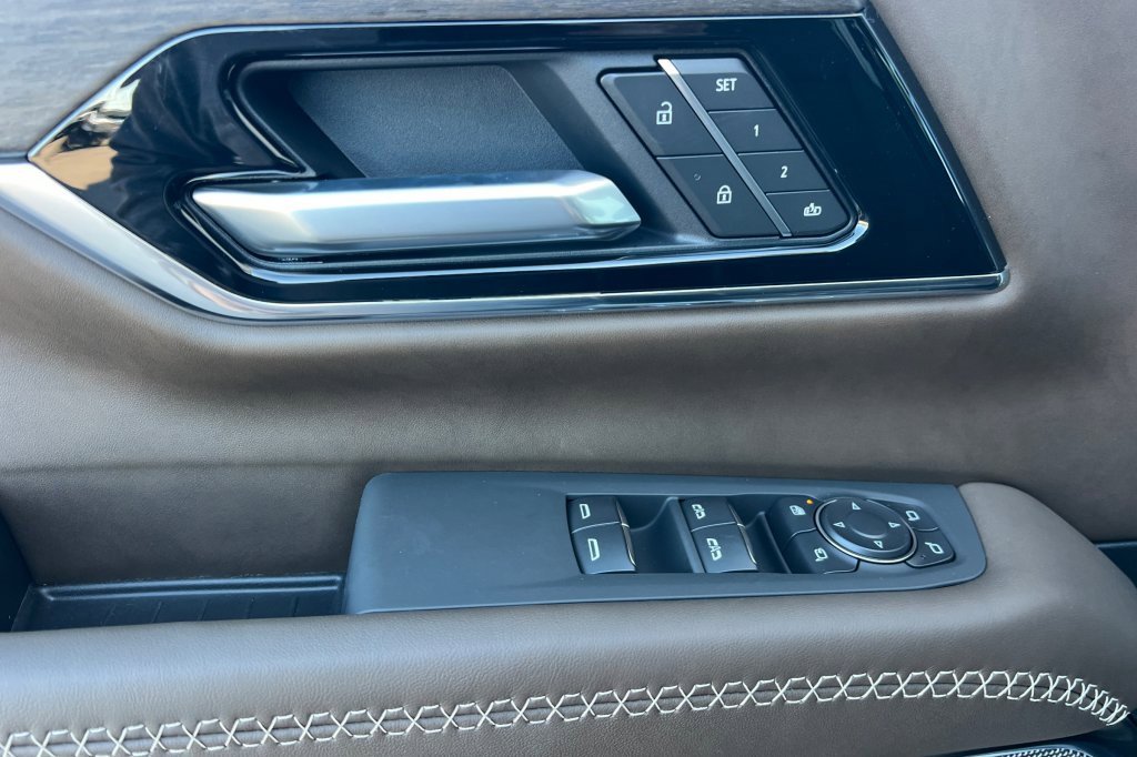 New 2026 GMC Yukon XL Denali Ultimate image 8