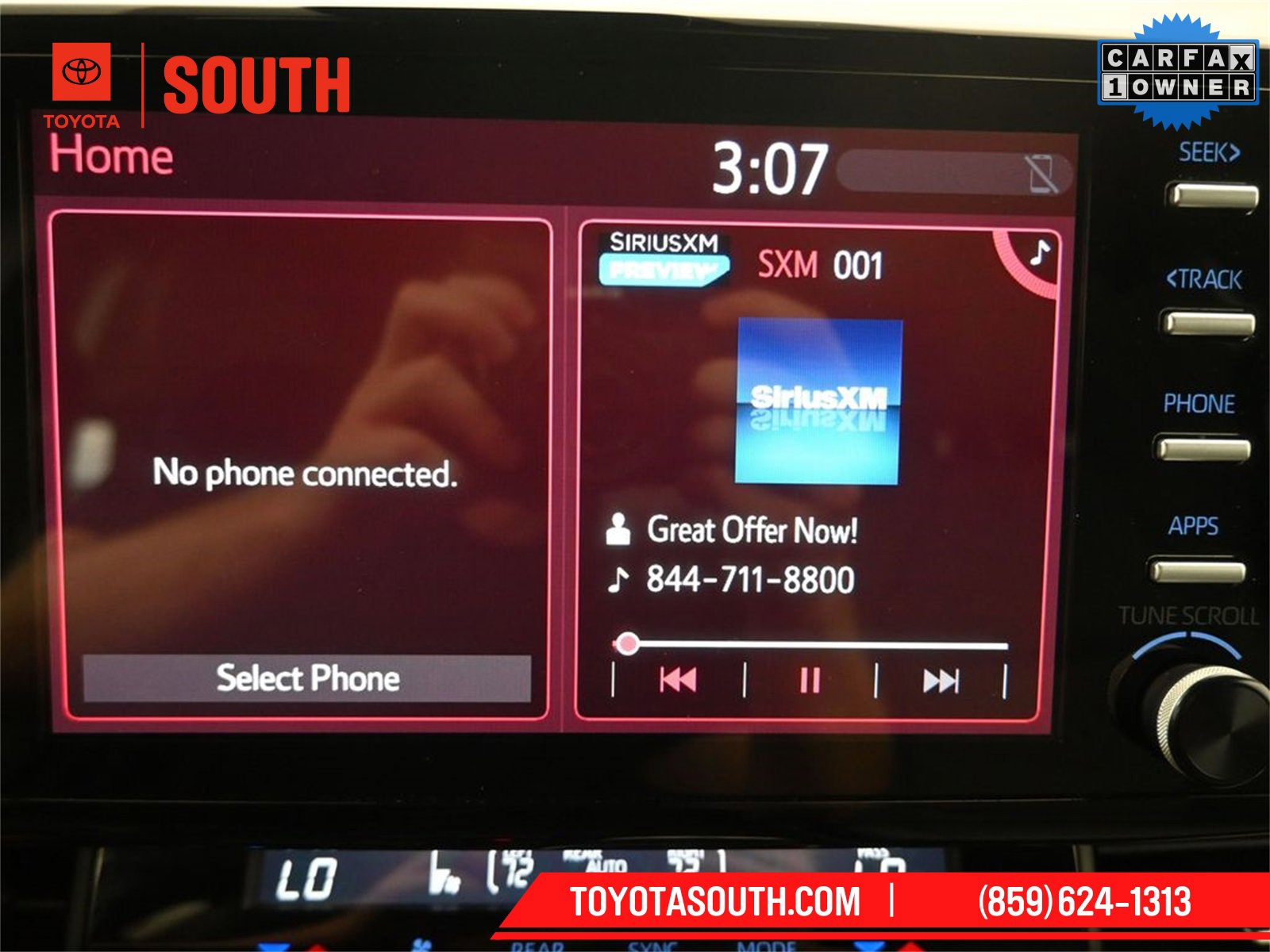 Used 2024 Toyota Sienna XLE image 13