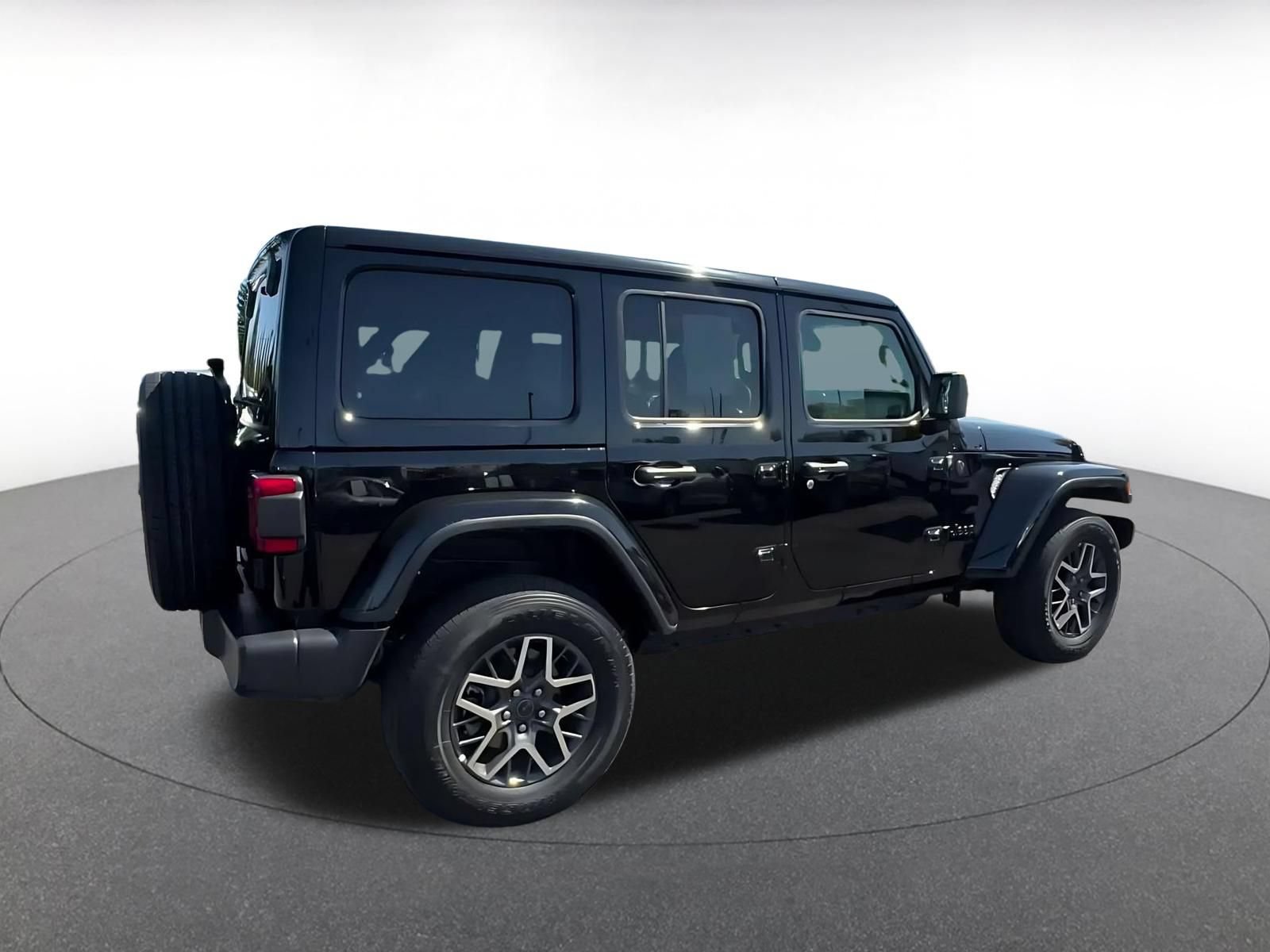 Used 2025 Jeep Wrangler Unlimited Sahara AWD/4WD image 12