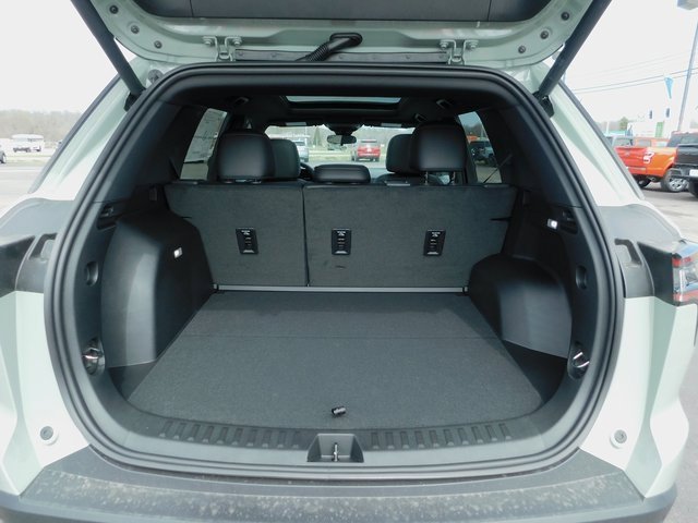 Used 2025 Chevrolet Equinox LT w/ Convenience Package II image 12