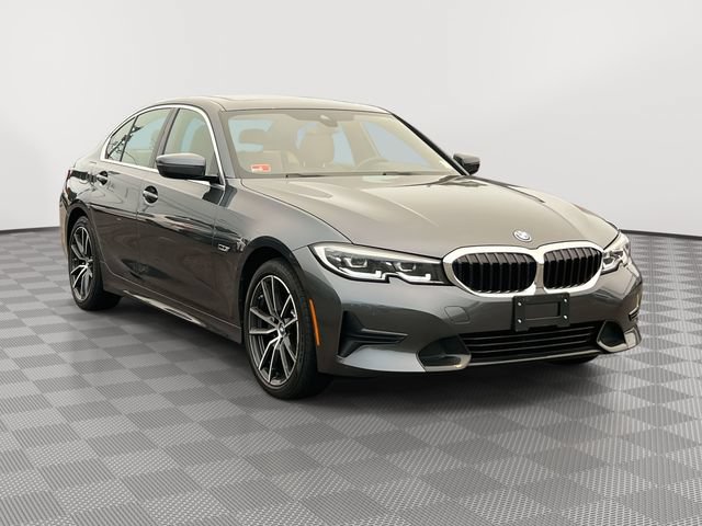 Used 2022 BMW 330e xDrive w/ Driving Assistance Package AWD/4WD image 4