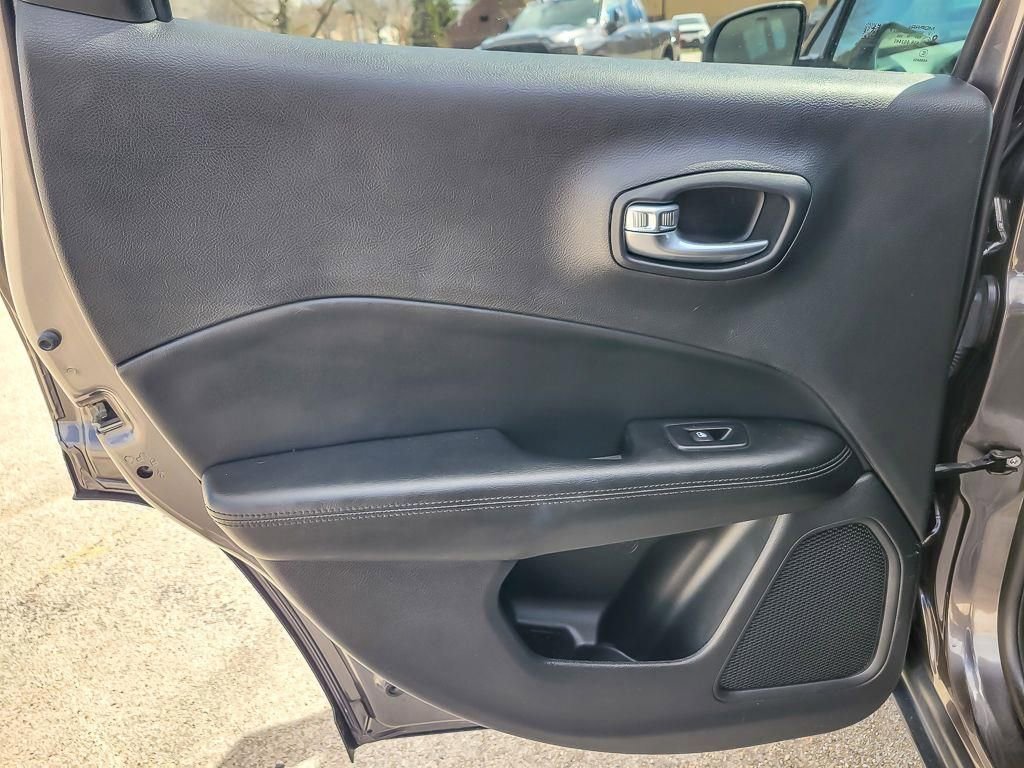 Used 2019 Jeep Compass Altitude image 18