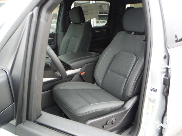 New 2027 RAM 1500 4x4 Crew Cab image 4