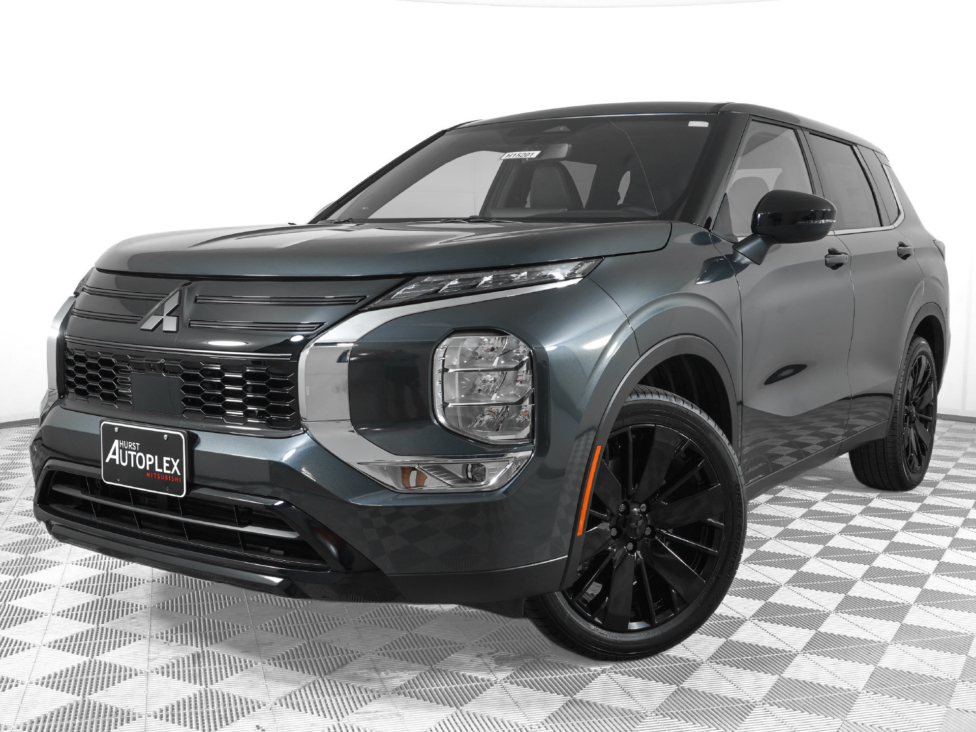 New 2026 Mitsubishi Outlander LE FWD image 2