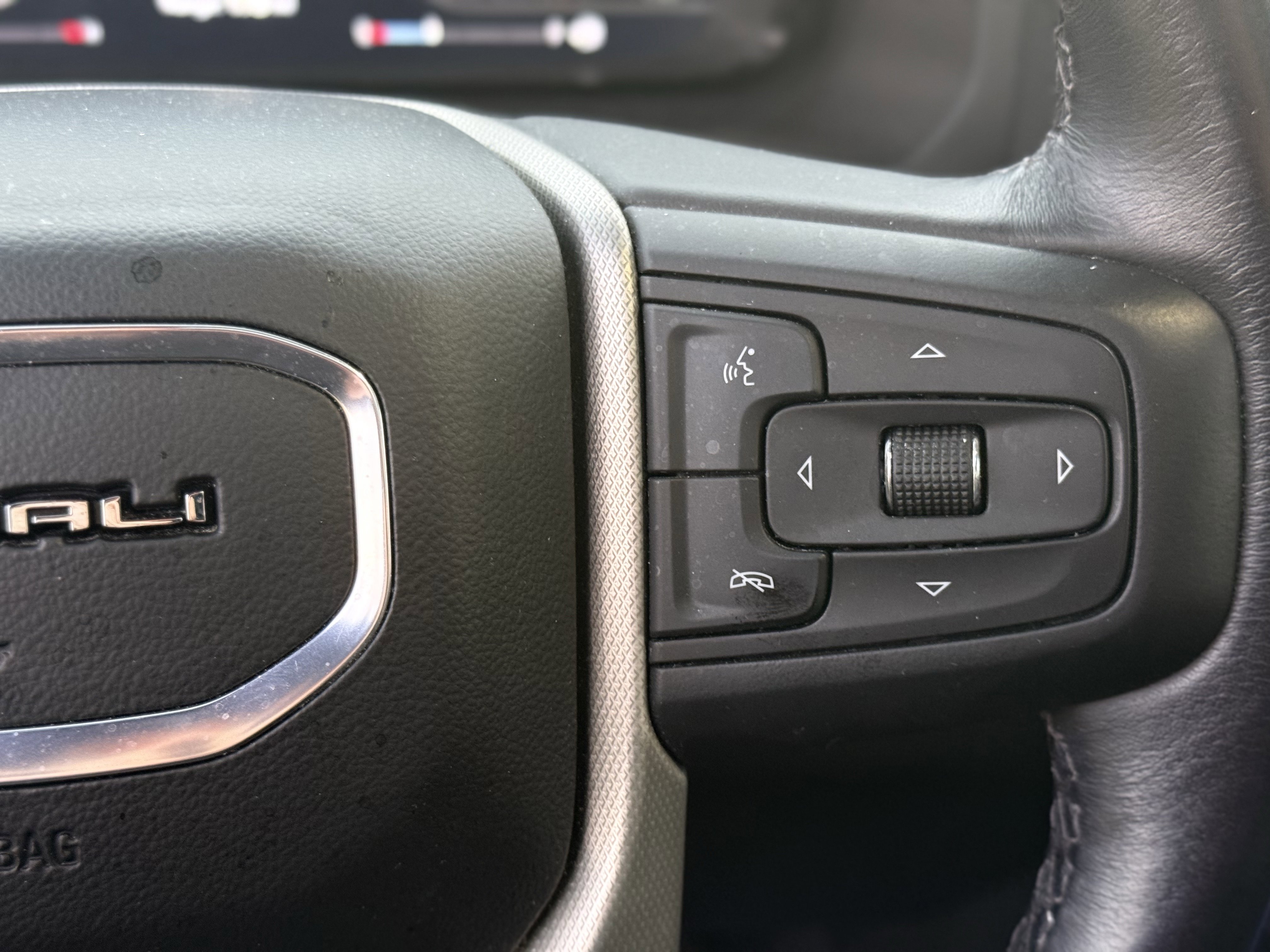 Certified 2022 GMC Yukon XL Denali image 21