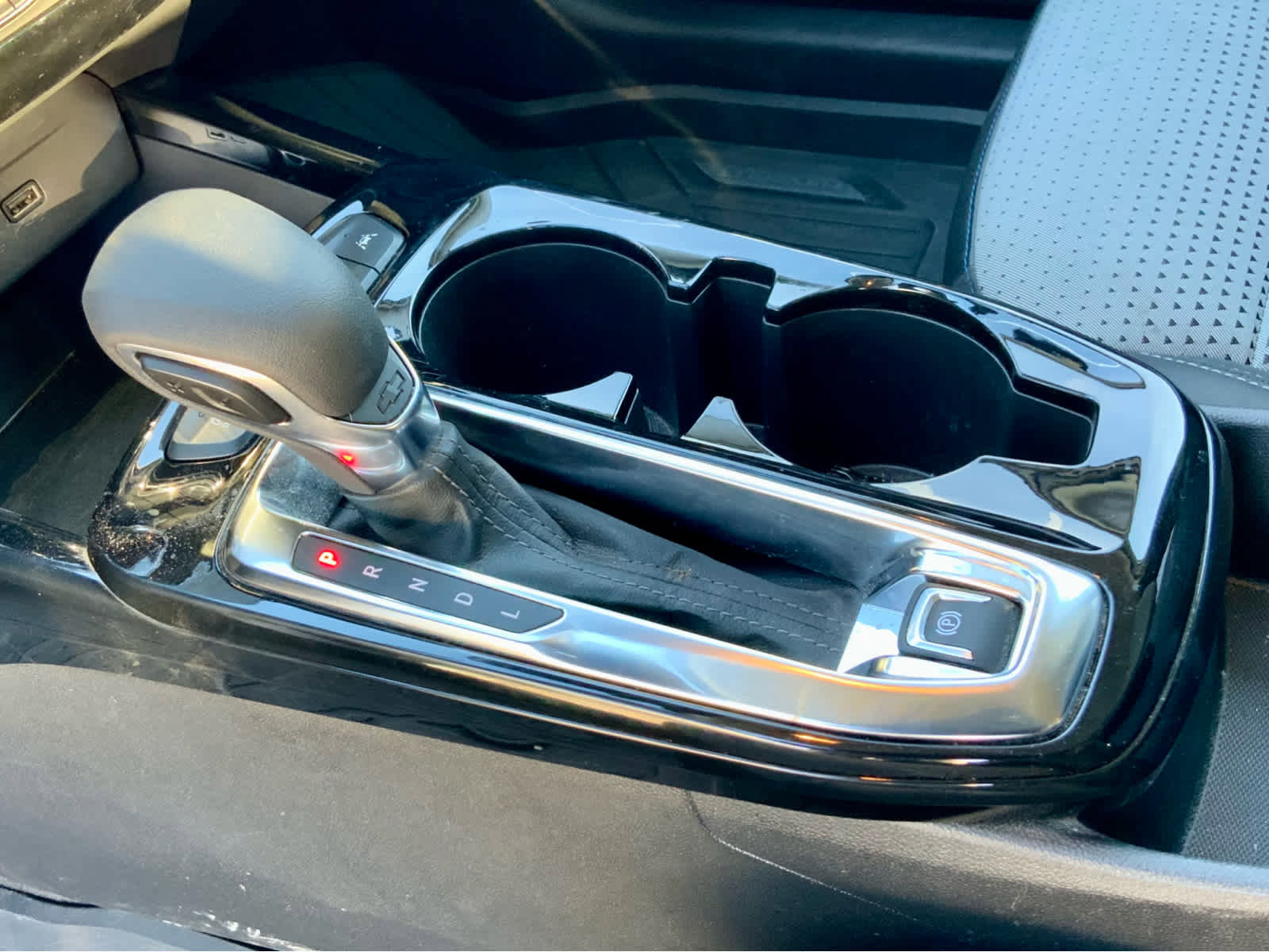 Certified 2025 Chevrolet Trax LT w/ Driver Confidence Package image 40