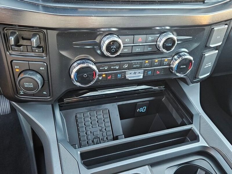 New 2026 Ford F250 Lariat w/ Black Appearance Package image 24