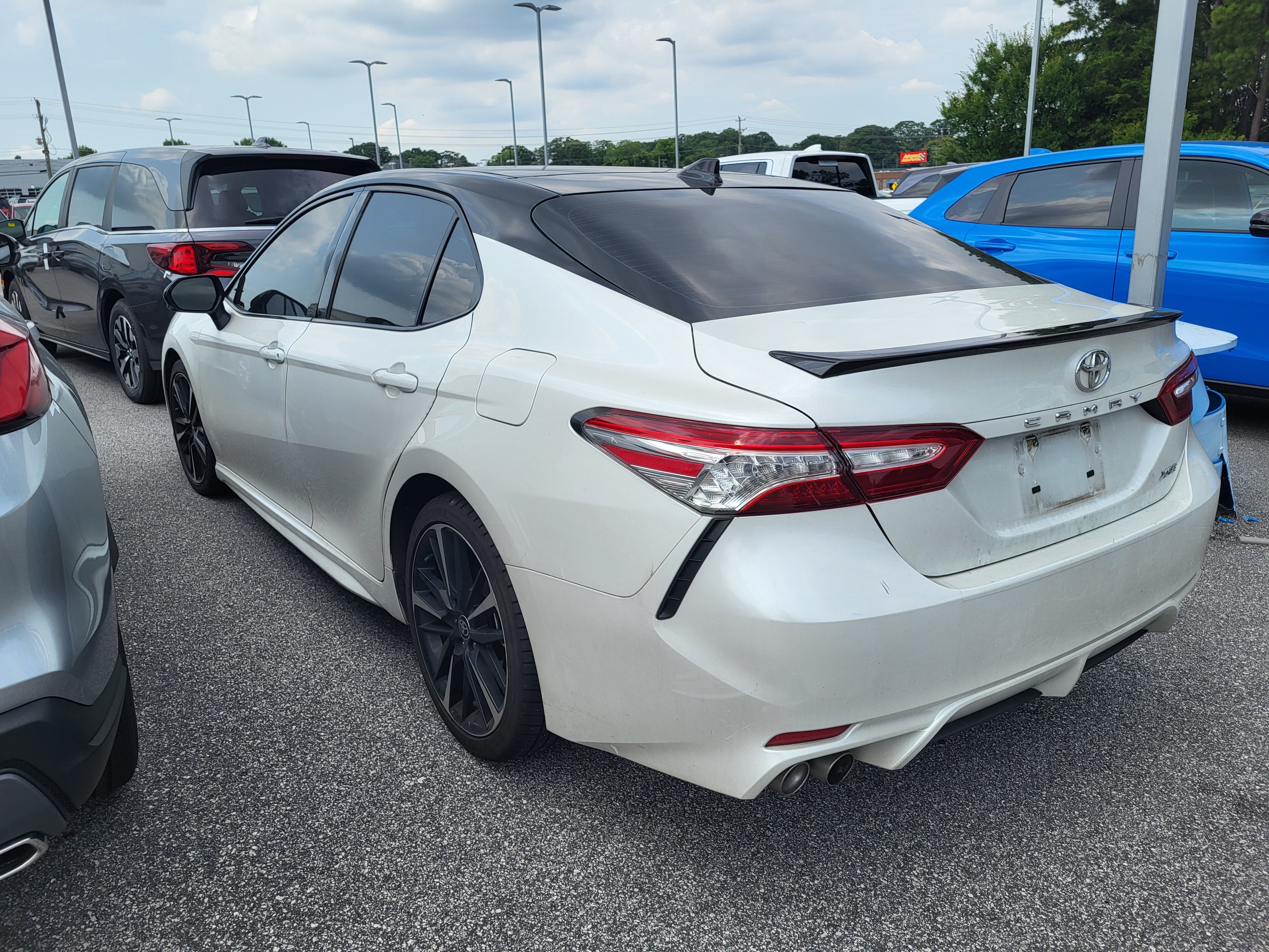 Used 2020 Toyota Camry XSE FWD image 6