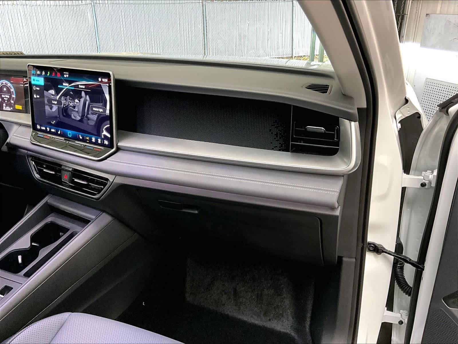 New 2026 Volkswagen Tiguan SE image 28