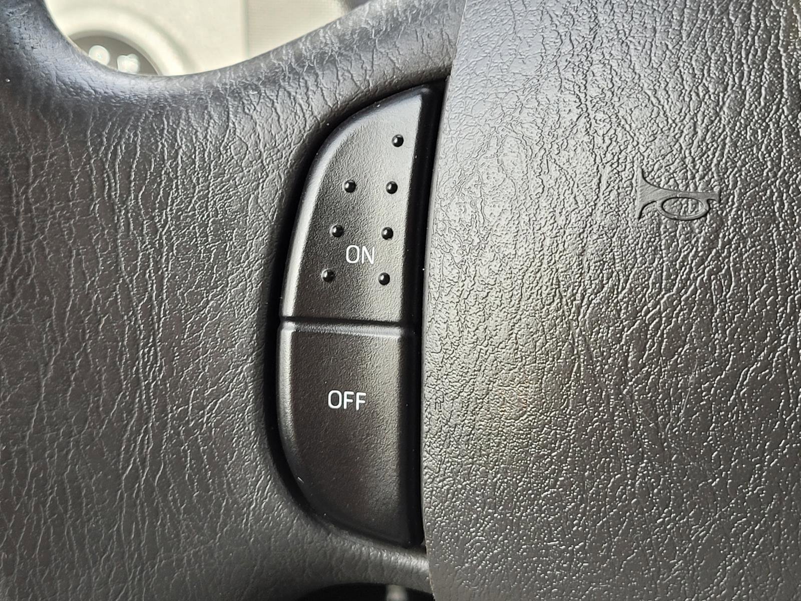 Used 2011 Ford E-350 and Econoline 350 XLT image 9