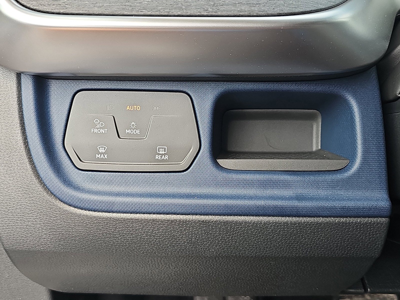Used 2025 Volkswagen ID. Buzz Pro S RWD image 30