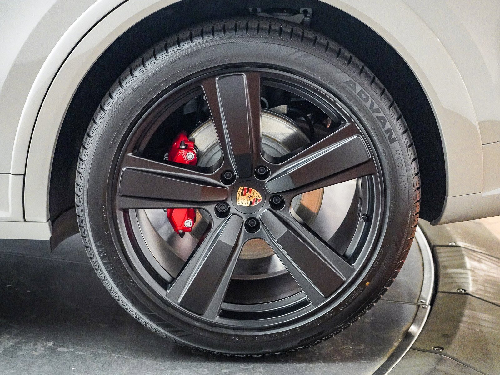 Used 2025 Porsche Cayenne S image 10