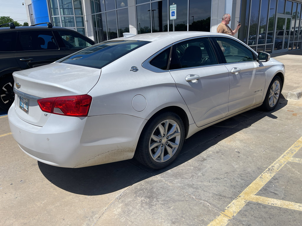 Used 2016 Chevrolet Impala LT w/ Convenience Package FWD image 4
