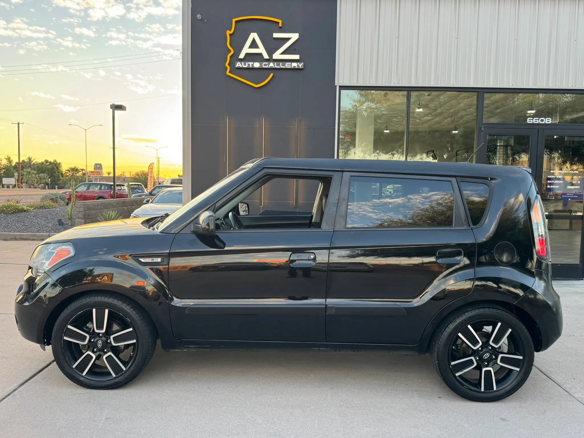Used 2010 Kia Soul + FWD image 8
