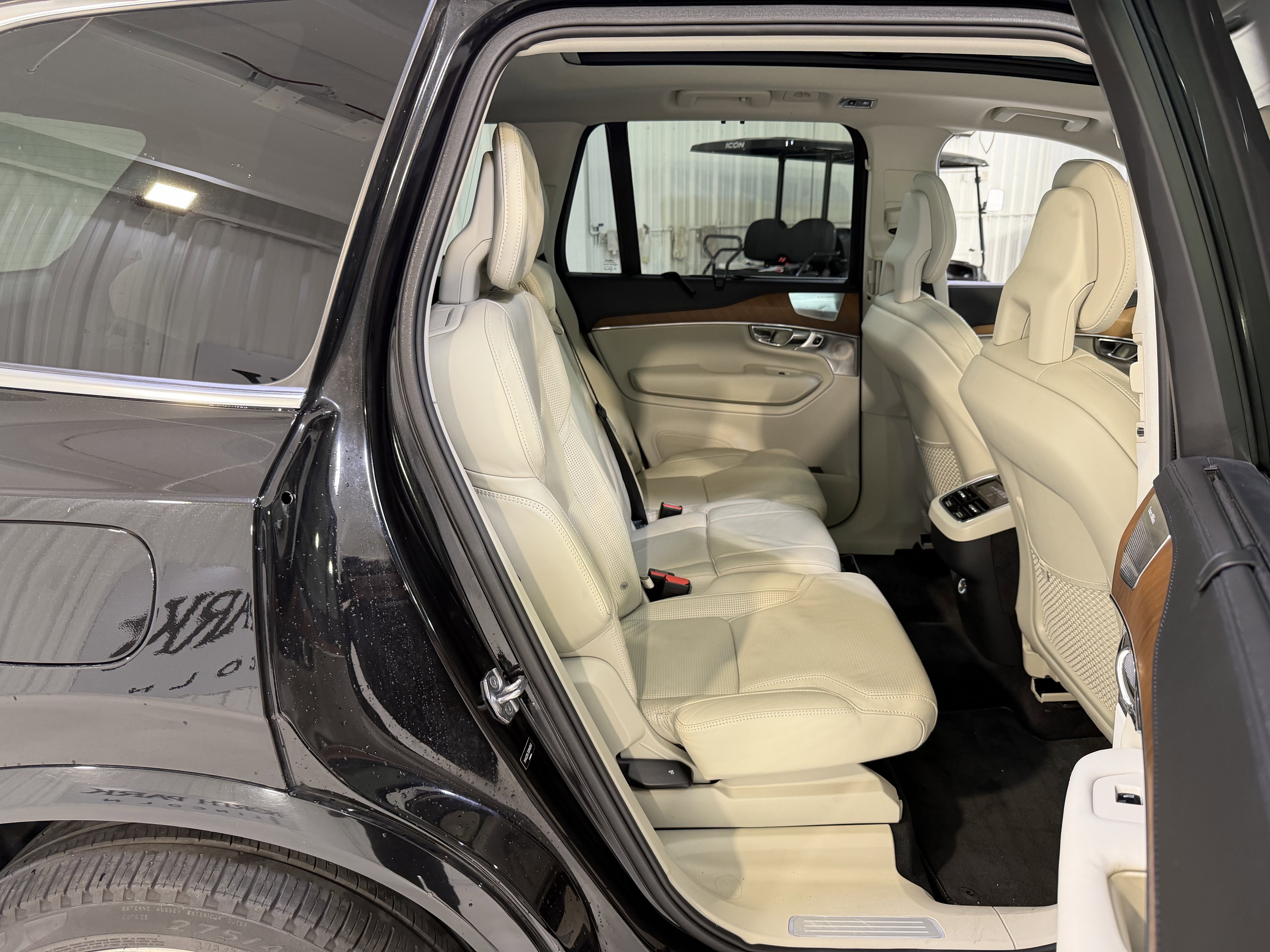 Used 2016 Volvo XC90 T6 Inscription w/ Vision Package AWD/4WD image 14