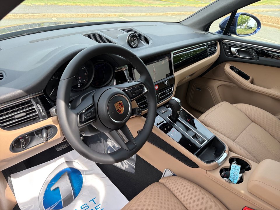 New 2026 Porsche Macan AWD/4WD image 15