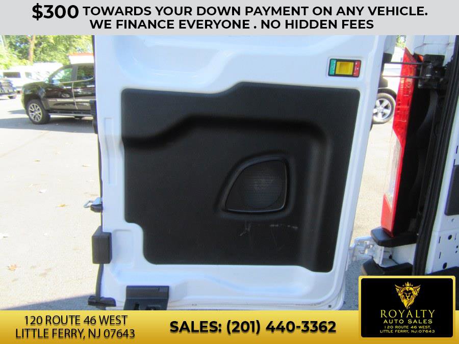 Used 2023 Ford Transit 250 Medium Roof image 21