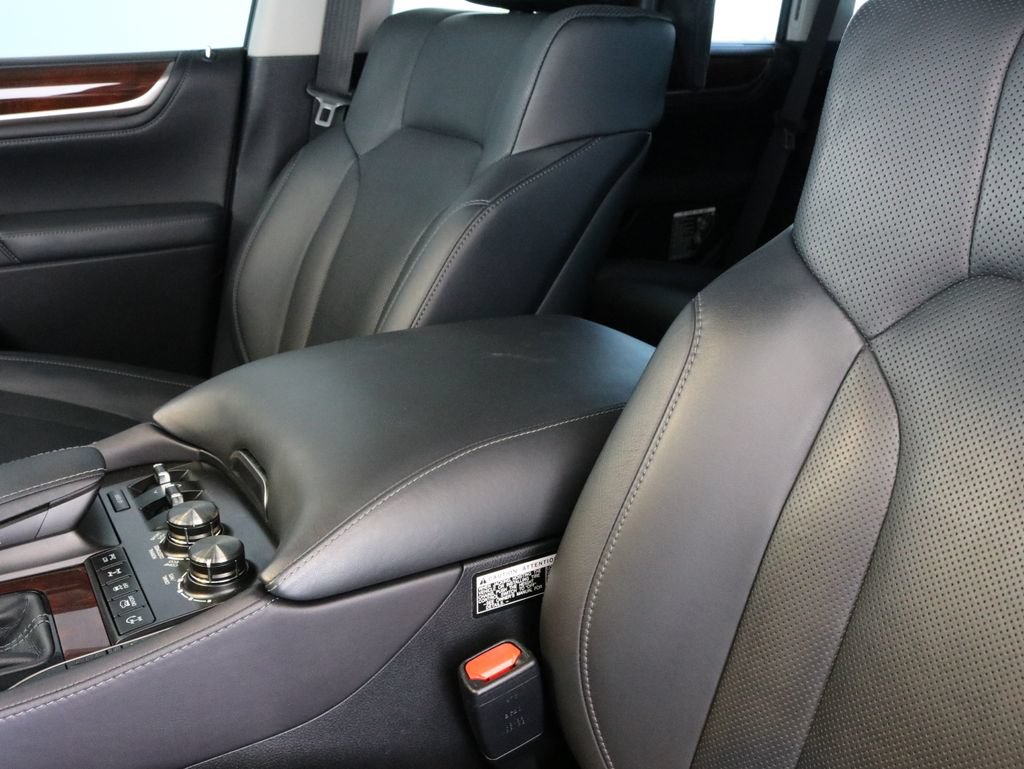 Used 2017 Lexus LX 570 4WD w/ Luxury Package image 20