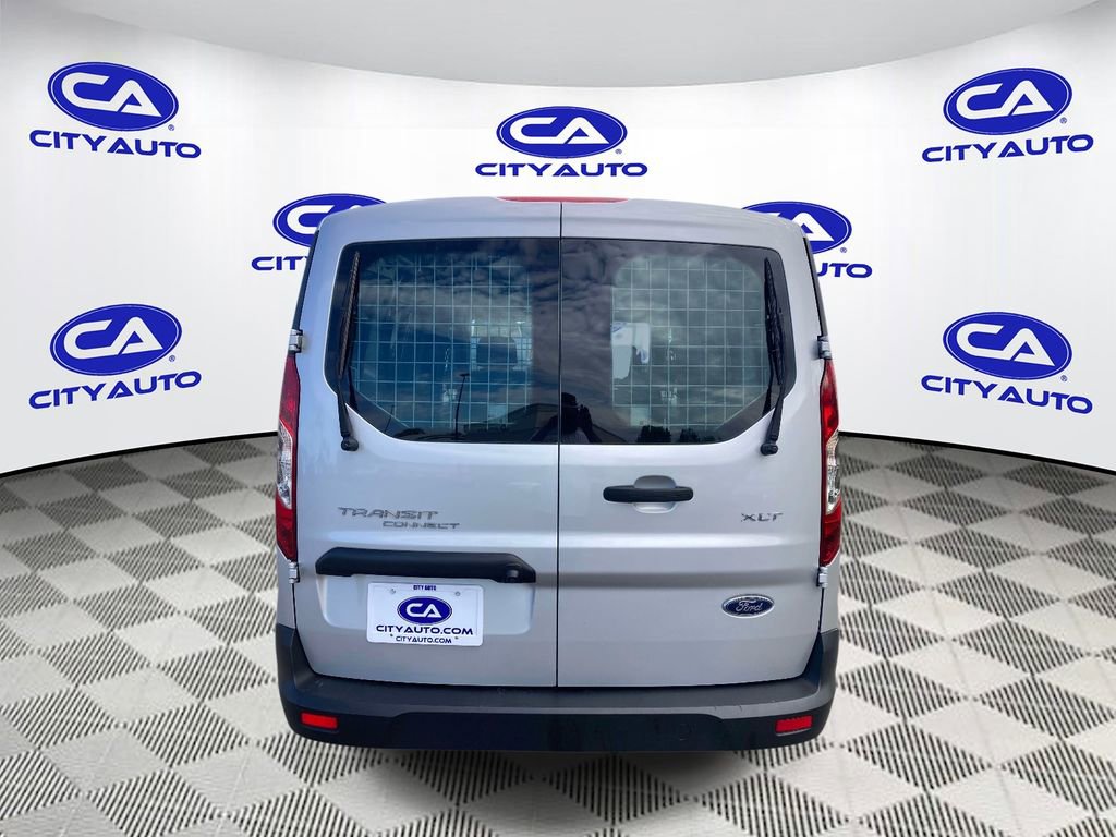 Used 2023 Ford Transit Connect XLT image 4