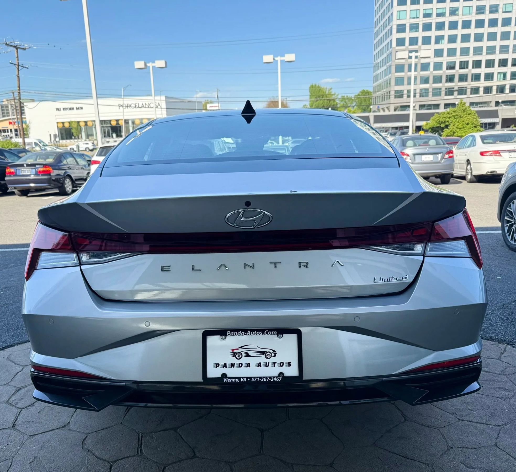 Used 2021 Hyundai Elantra Limited w/ Cargo Package FWD image 6