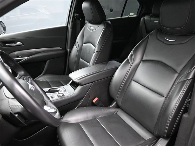 Used 2024 Cadillac XT4 Premium Luxury image 13