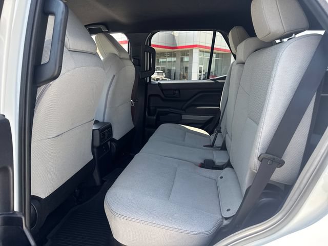 Used 2025 Toyota 4Runner SR5 AWD/4WD image 15