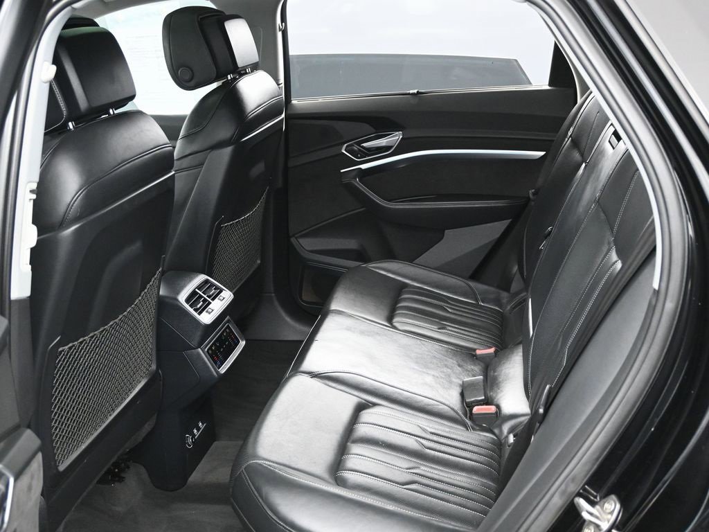 Used 2019 Audi e-tron Prestige w/ Prestige Package image 31