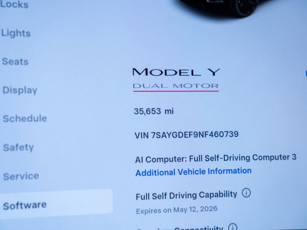 Used 2022 Tesla Model Y Performance AWD/4WD image 27