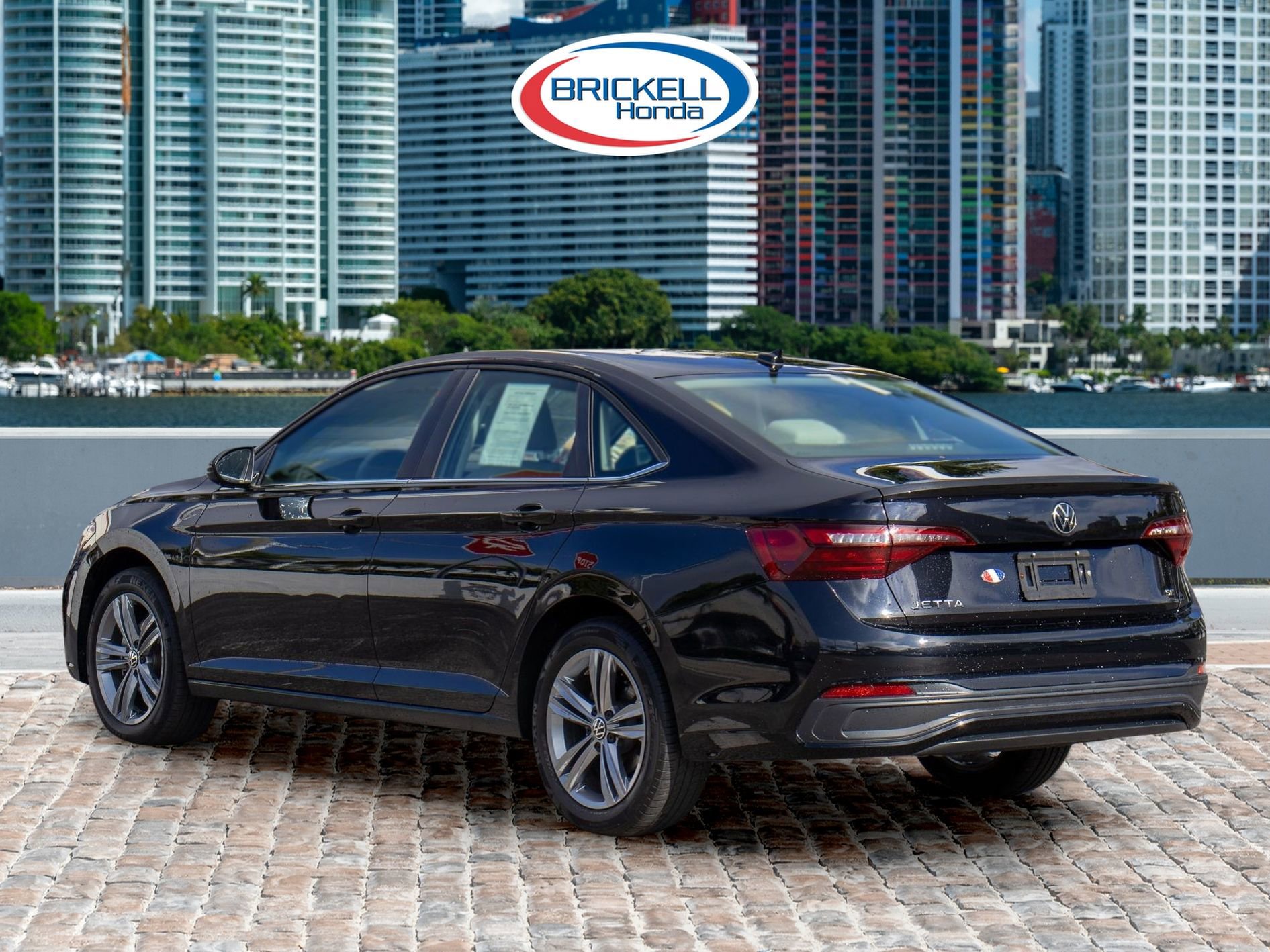 Used 2023 Volkswagen Jetta SE image 7