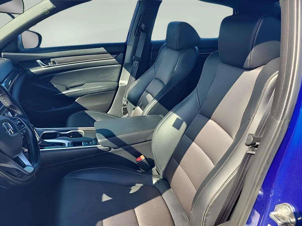 Used 2018 Honda Accord Sport image 12