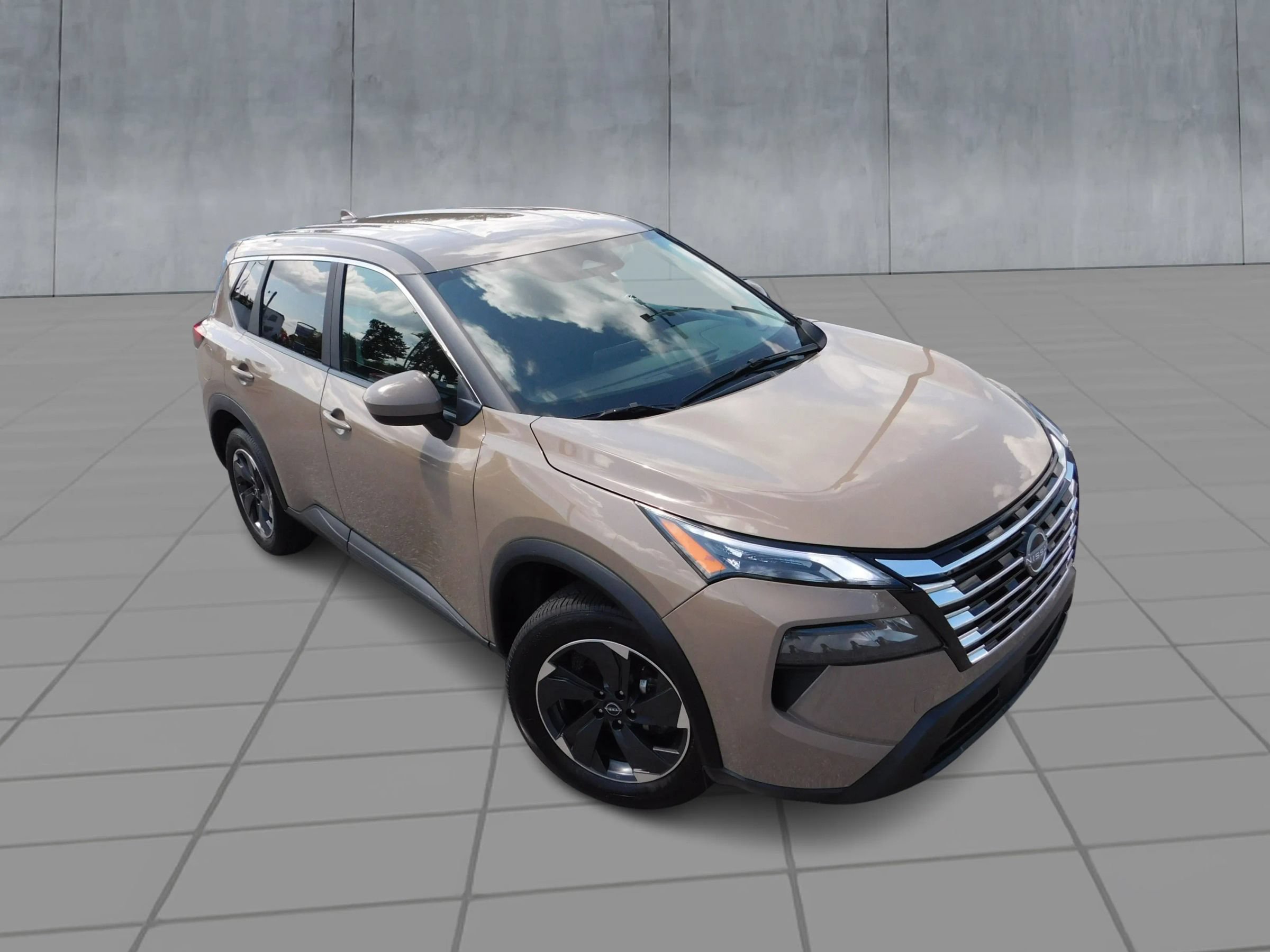 Used 2025 Nissan Rogue SV FWD image 2