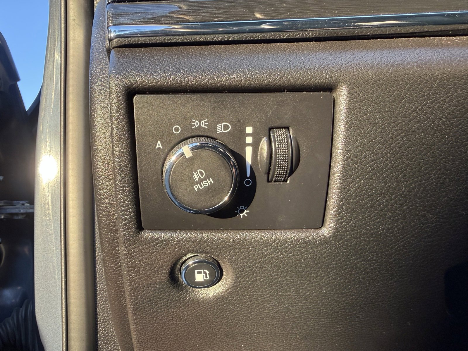 Used 2019 Jeep Grand Cherokee Trailhawk w/ Trailhawk Luxury Group image 32